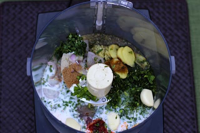 Green-Curry-ingredients-in-food-processor